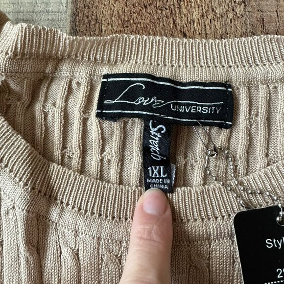 Love University Women’s Size 1X Tan Crewneck Cable Knit Sweater - Picture 5 of 7